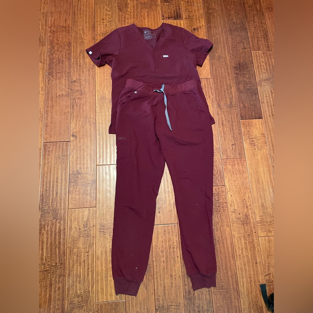 Figs Burgundy Set